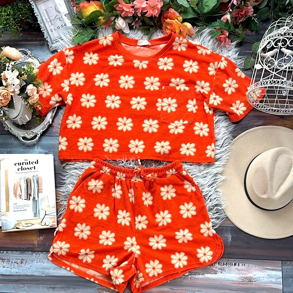 Cozy Orange Daisy Lounge Set - Short Sleeve Top & Shorts